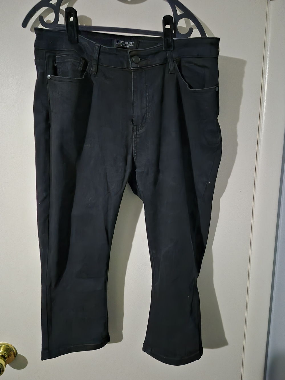 Judy Blue Black Relaxed Fit Denim Capris